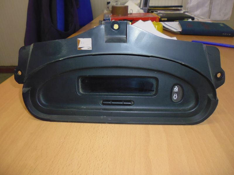 Display computer di bordo per Renault megane SW 1.9 DTI usato.