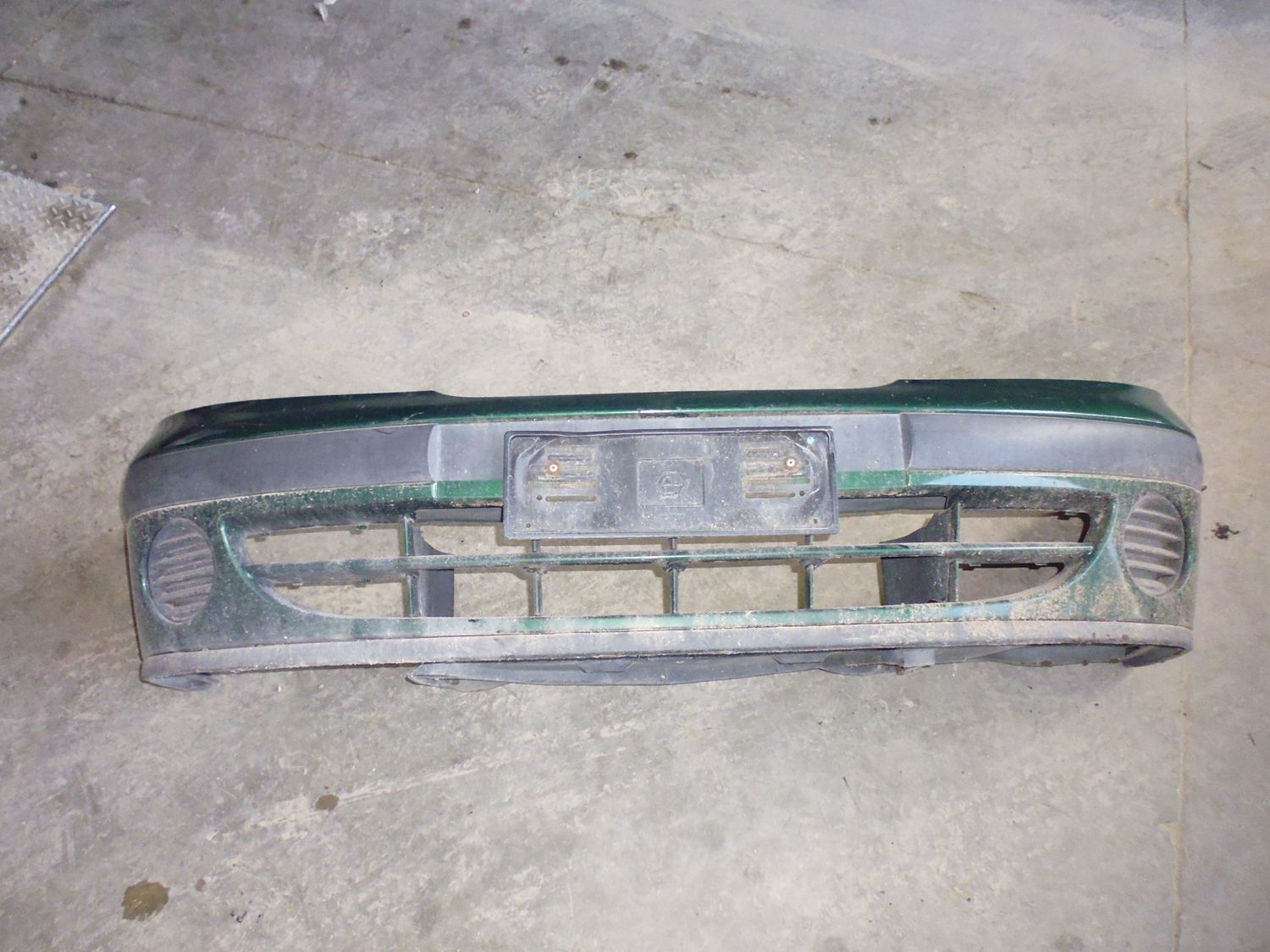 Paraurti anteriore per Renault Megane SW 1.9 DTI usato.