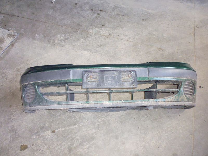 Paraurti anteriore per Renault Megane SW 1.9 DTI usato.