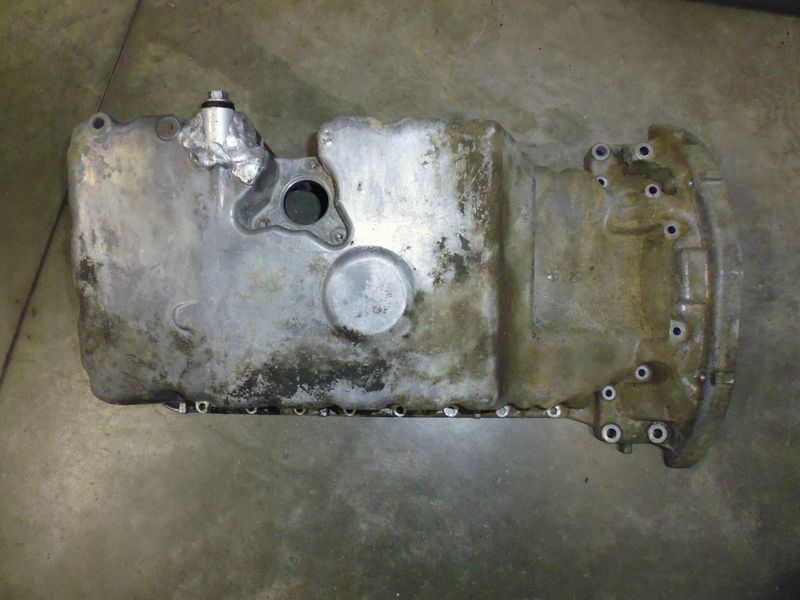 Coppa olio codice R6110140902 per Mercedes Sprinter 2.2 CDI riparata.
