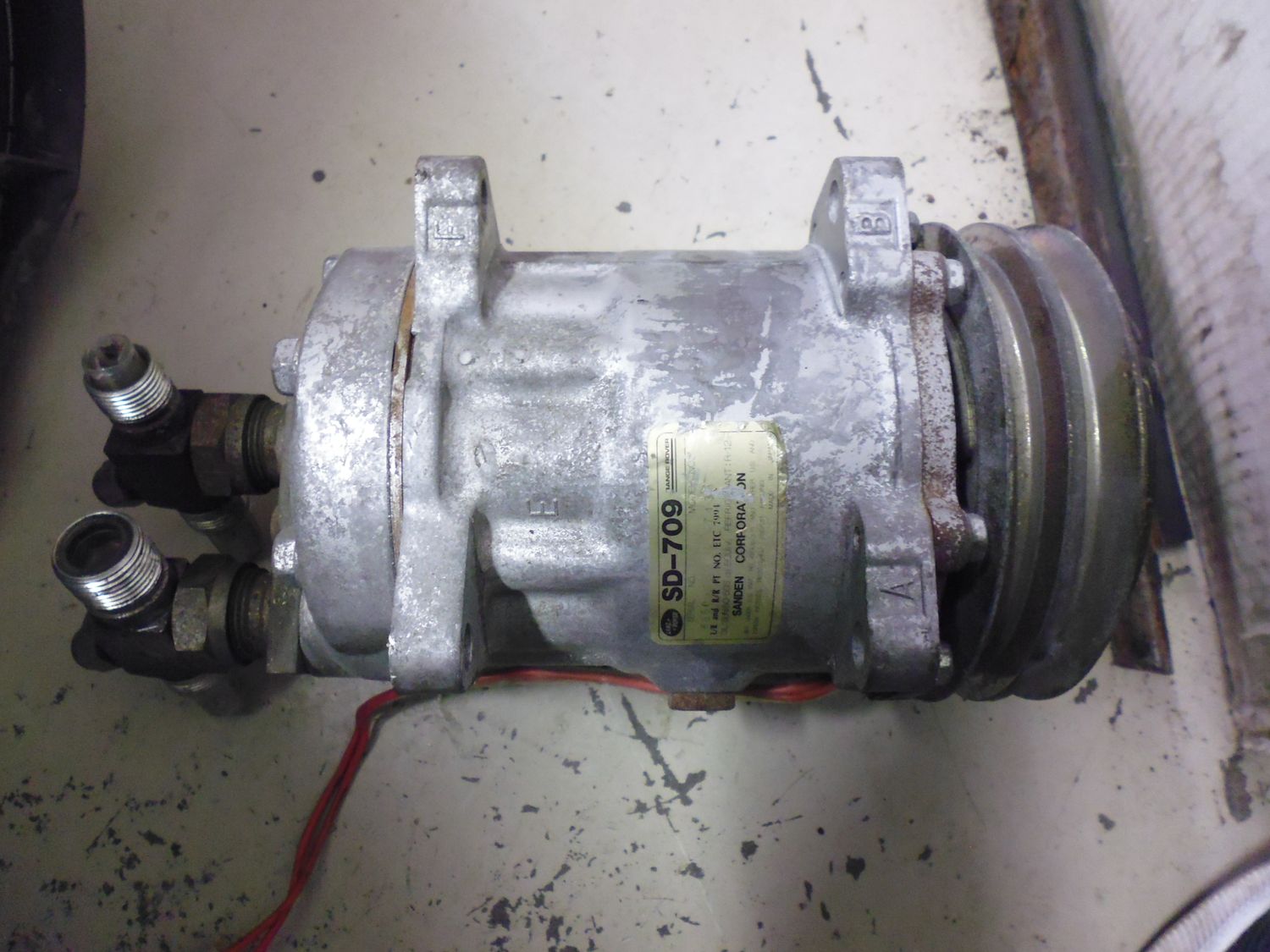Compressore aria condizionata Land Rover Discovery dal 1989 al 1997 SD-709 Compressore aria condizionata Land Rover Discovery dal 1989 al 1997 SD-709