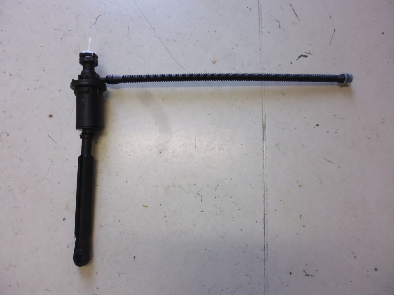 Cilindro maestro frizione originale Opel 93857432 per Vivaro. Cilindro maestro frizione originale Opel 93857432 per Vivaro.