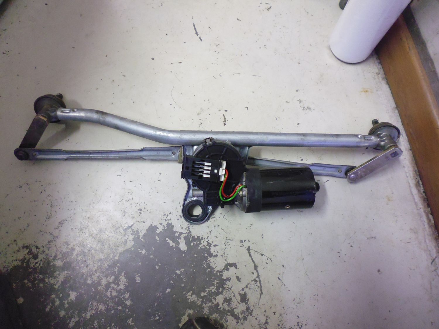 Motorino tergicristallo anteriore con tandem per BMW serie 3 E46.