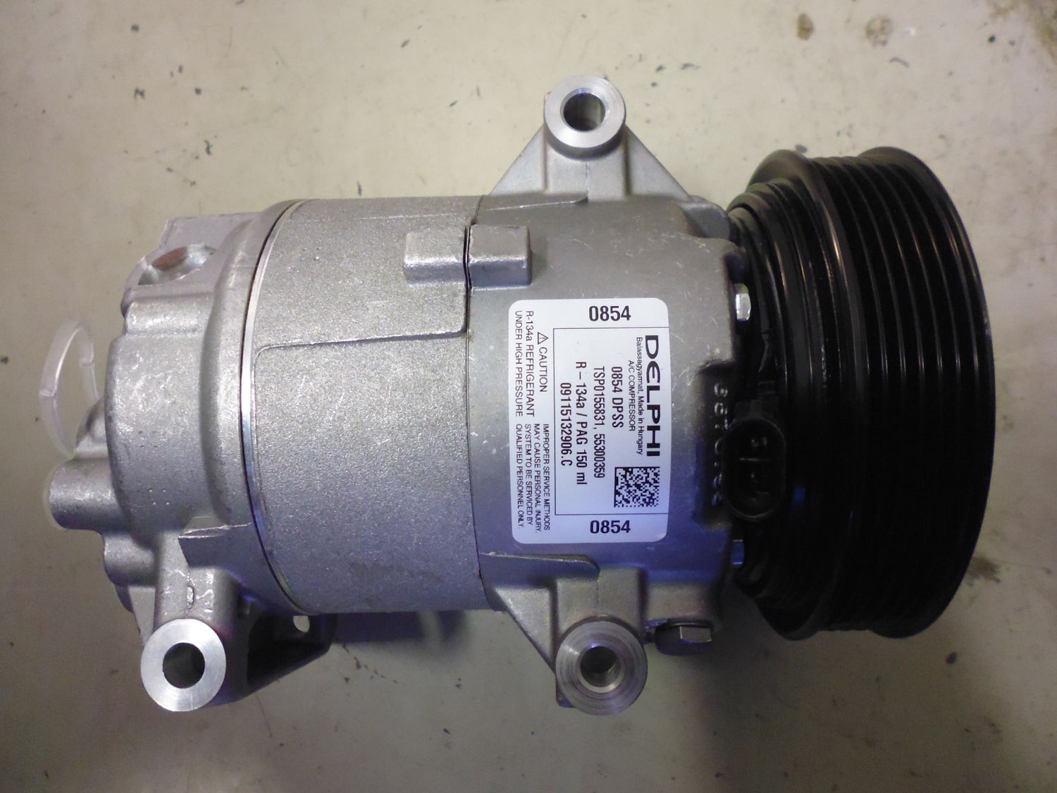 Compressore clima, aria condizionata Delphi TSP0155831 0854DPSS 55300359 per Renault e Nissan. Compressore clima, aria condizionata Delphi TSP0155831 0854DPSS 55300359 per Renault e Nissan.