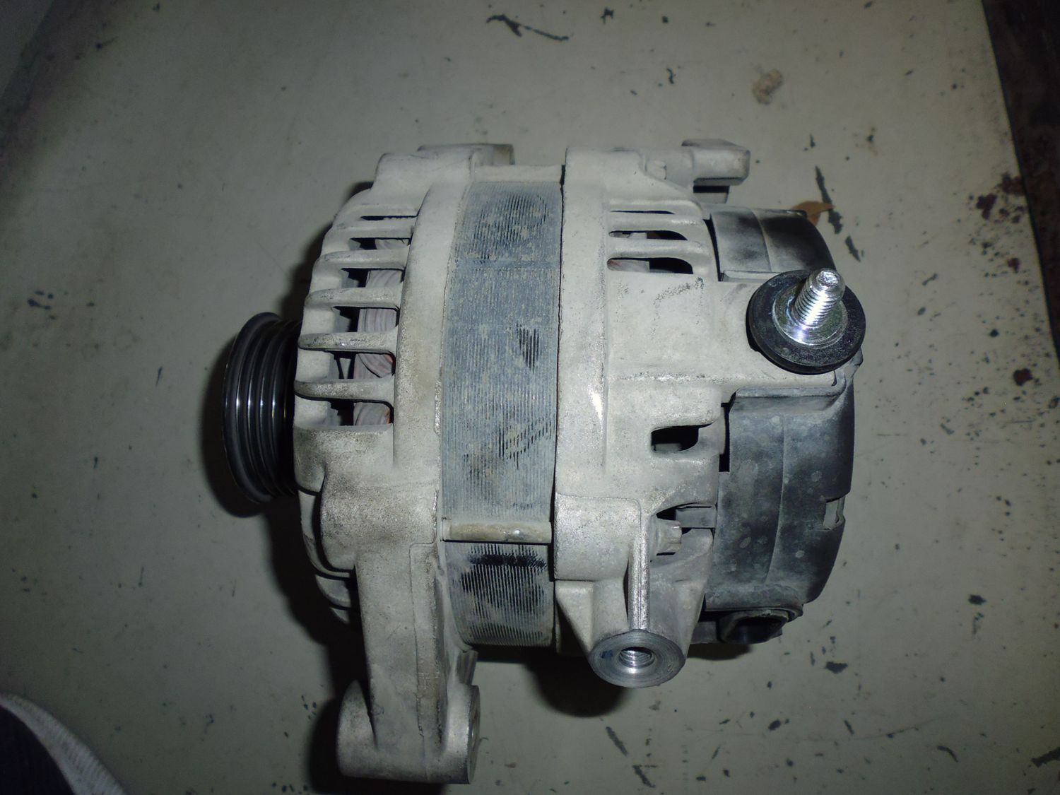 Alternatore originale Opel Antara 2.4 benzina usato. Alternatore originale Opel Antara 2.4 benzina usato.