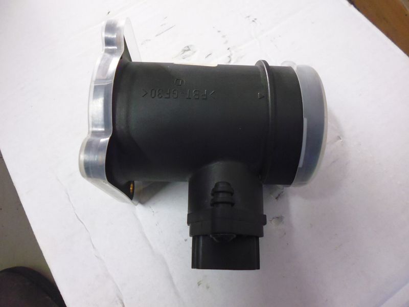 Debimetro misuratore massa aria per Nissan Primera 1.8 16V serie P11.
