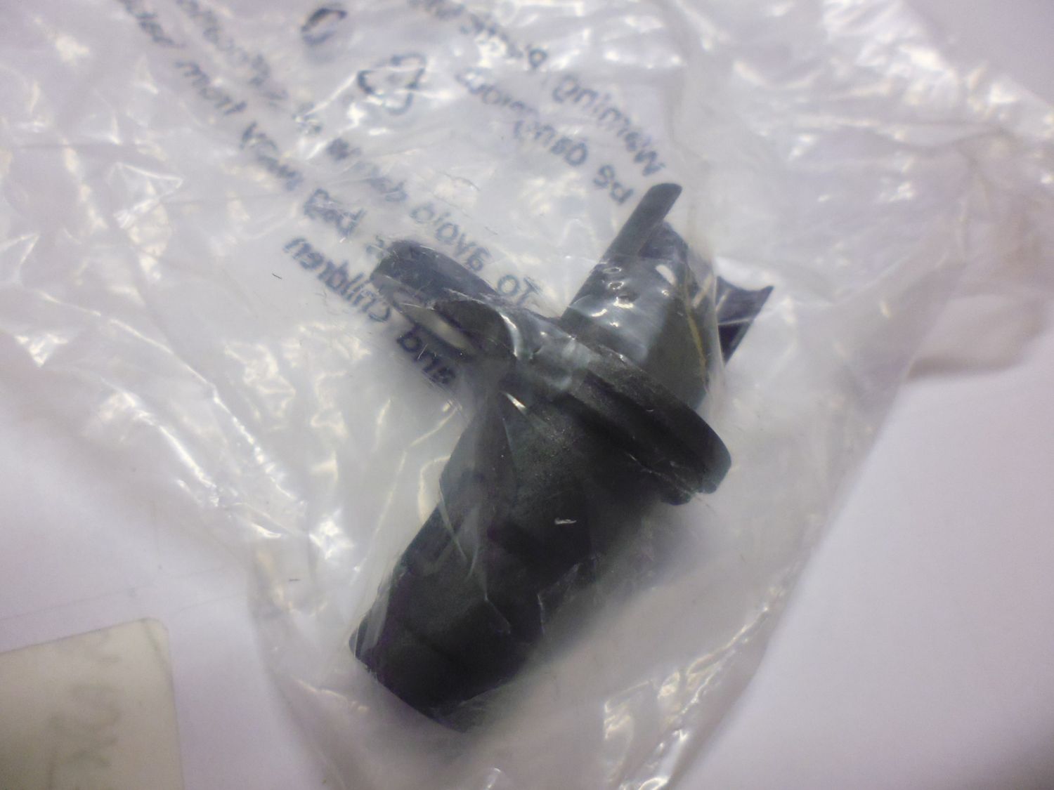 Sensore di giri, sensore posizione albero a gomiti albero motore BMW X5 codice 13627639278. Sensore di giri, sensore posizione albero a gomiti albero motore BMW X5 codice 13627639278.