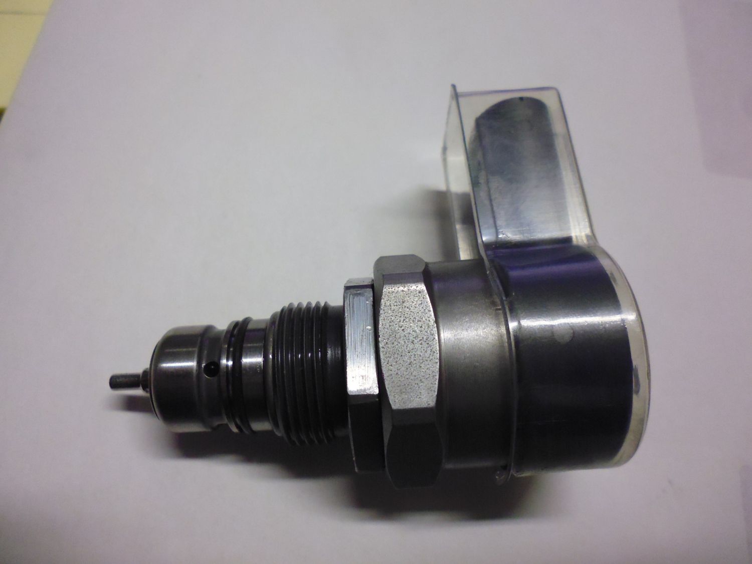 Eletrovalvola regolatore pressione rail Bosch 0281002494. Eletrovalvola regolatore pressione rail Bosch 0281002494.