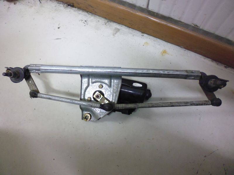 Motorino tergicristallo anteriore con tandem per Opel Tigra prima serie.