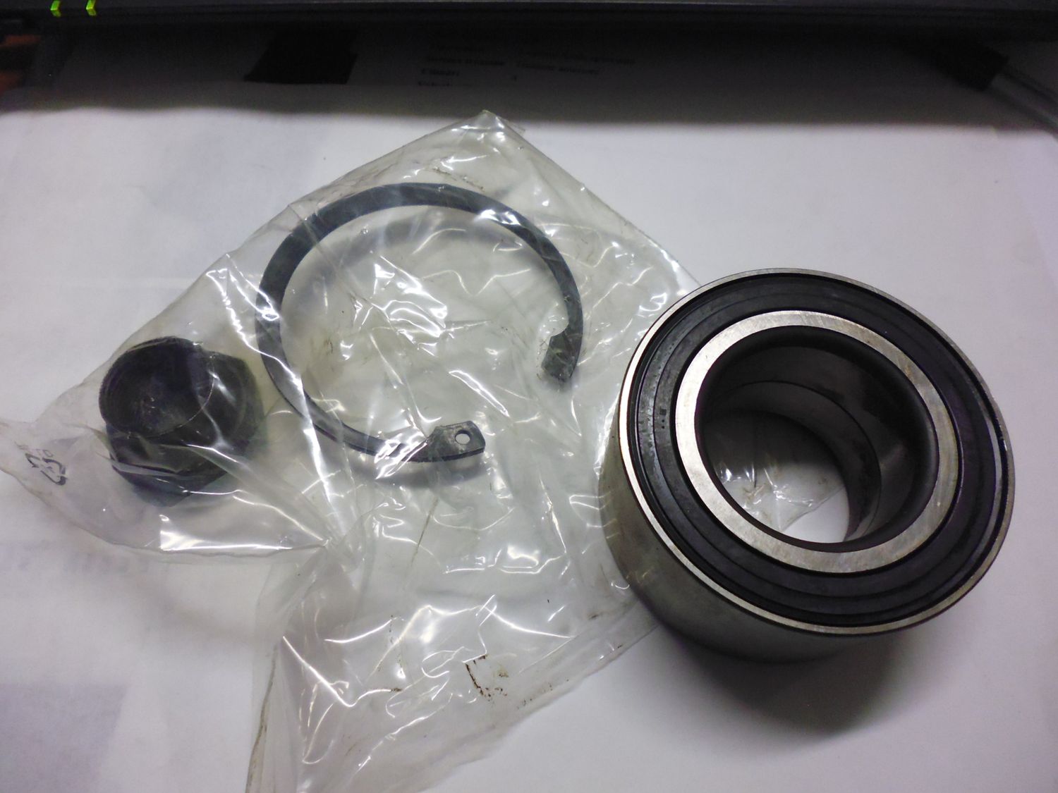 Cuscinetto ruota anteriore SKF VKBA1432 per Ford Escort, Fiesta ed Orion.