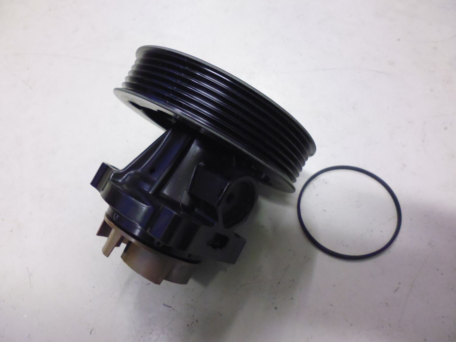 Pompa acqua marca Bertolotti per motori 1.3 JTD, MJTD, CDTI, DDIS, nuova.