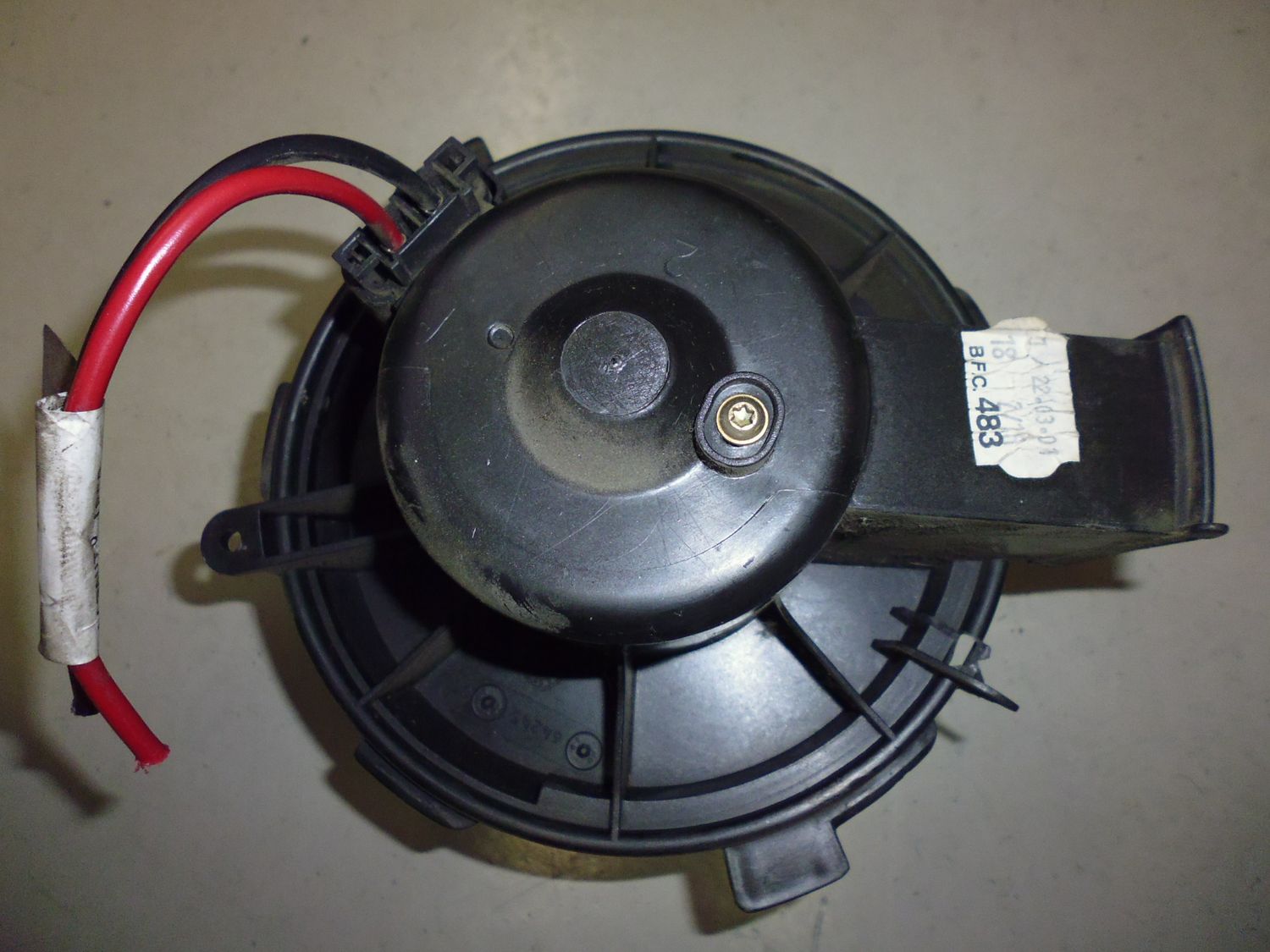 Ventola riscaldamento interno usata per Peugeot 206. Ventola riscaldamento interno usata per Peugeot 206.