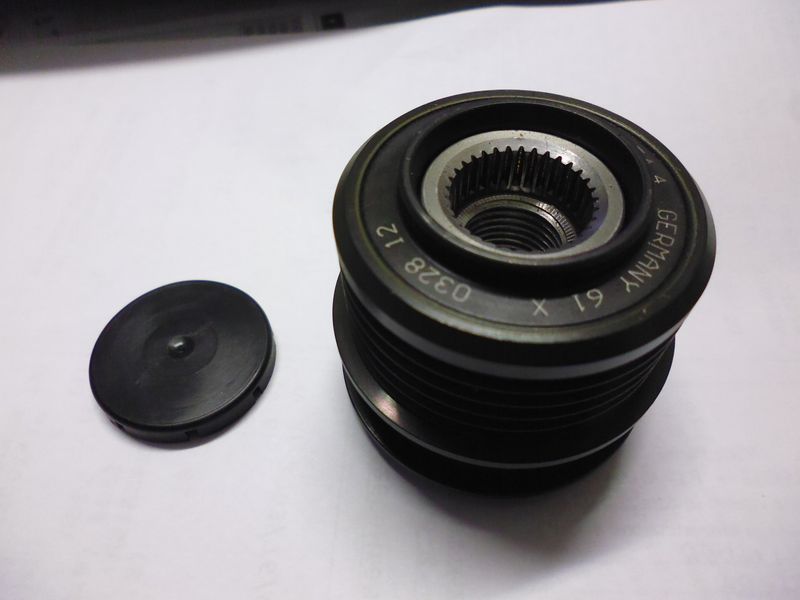 Puleggia ruota libera alternatore originale Mercedes A6681550715, nuova.