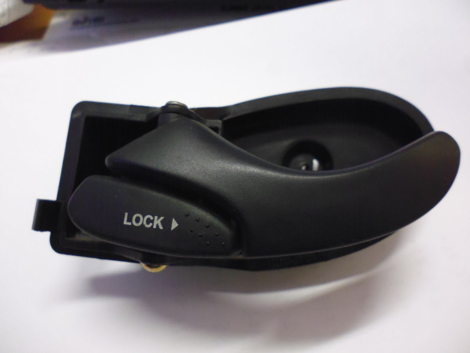 Maniglia interna porta anteriore sinistra Ford Focus prima serie.
