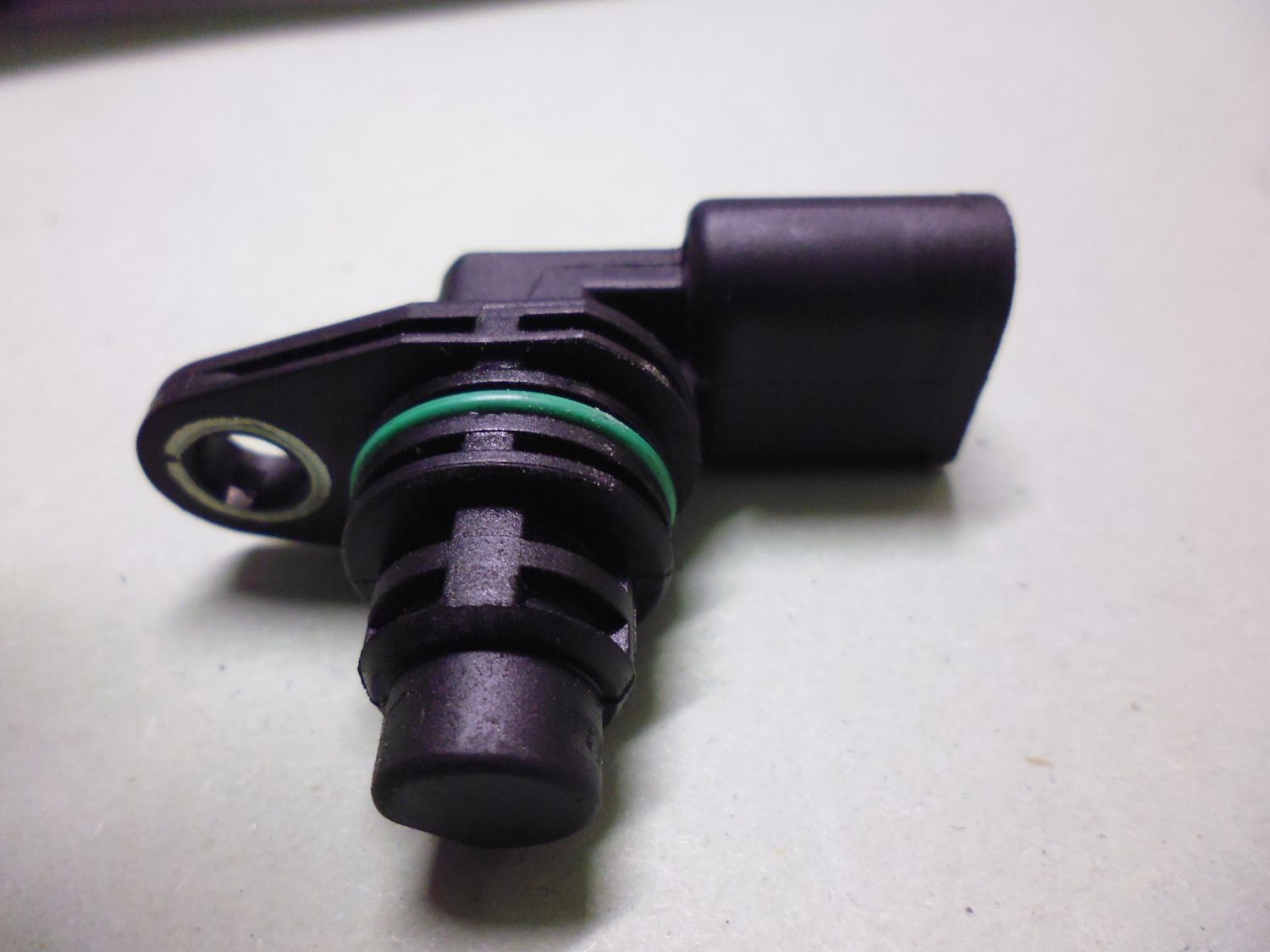 Sensore di giri e fase Bougicord 144542 per vetture guuppo Volkswagen. Sensore di giri e fase Bougicord 144542 per vetture guuppo Volkswagen.