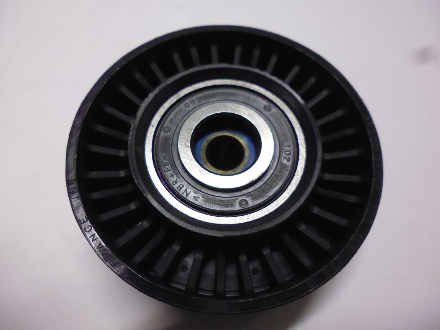 Smorzatore cinghia clima originale Volkswagen 03G145276. Smorzatore cinghia clima originale Volkswagen 03G145276.
