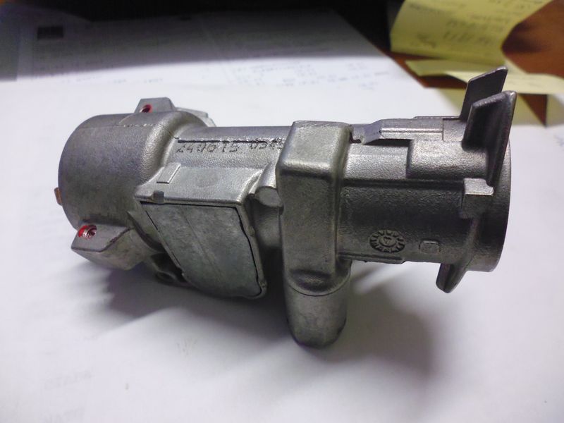 Bloccasterzo originale Volkswagen Audi 4B0905851B nuovo.