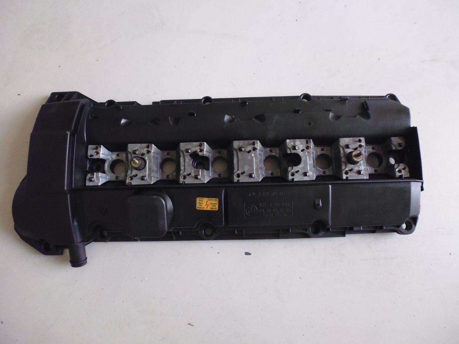 Coperchio punterie BMW E36 E38 E39 2.0 24V usato.