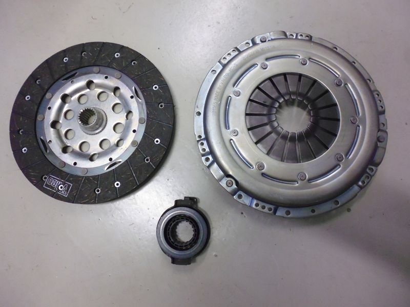 Kit frizione Valeo 826220 Renault Espace, Laguna e Safrane.