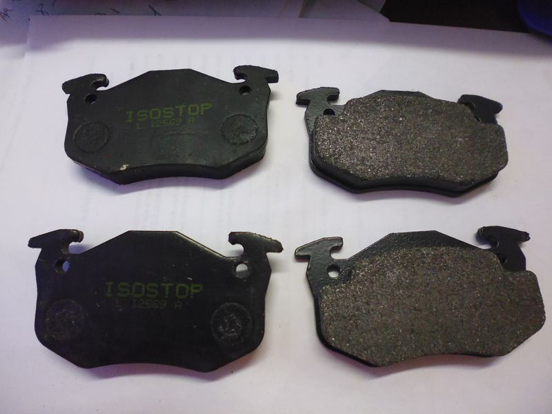 Pastiglie freni posteriori Renault Clio prima serie, nuove.