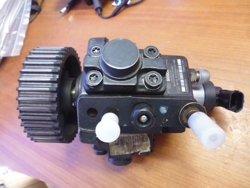 Pompa iniezione common rail Bosch 04450101150, revisionata.