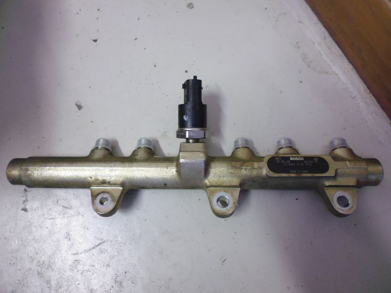 Flauto commonrail Bosch 0445214016 per motori Fiat 1.9 JTD.