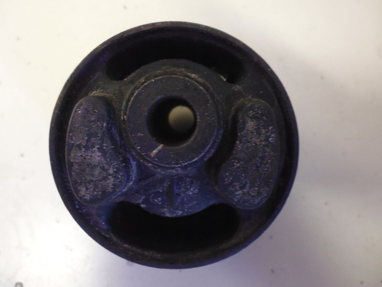 Supporto motore (anteriore) Volkswagen Golf. Supporto motore (anteriore) Volkswagen Golf.