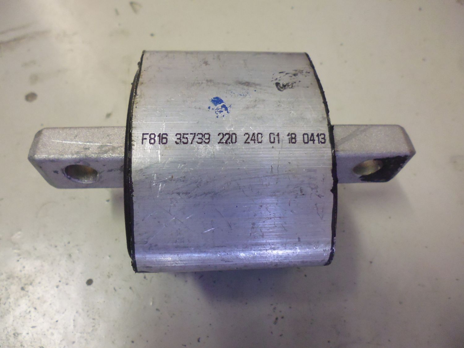 Supporto cambio posteriore Impergom 35739 per Mercedes C W020 ed E W210. Supporto cambio posteriore Impergom 35739 per Mercedes C W020 ed E W210.
