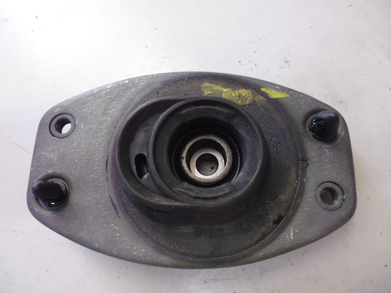 Supporto ammortizzatori anteriori Fiat Punto 176, nuovo.