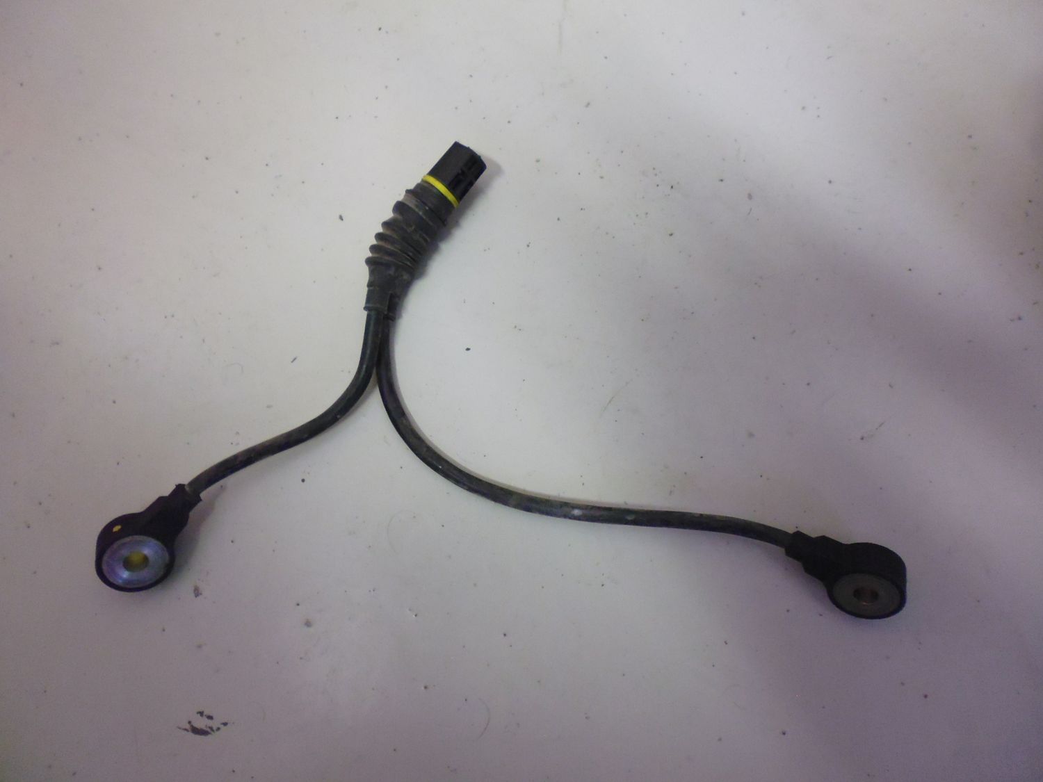 Sensore di battito BMW E36 codice 1703276, usato.