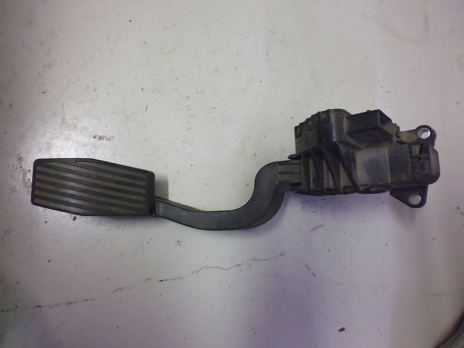 Pedale acceleratore Fiat Grande Punto codice 55702020, usato.