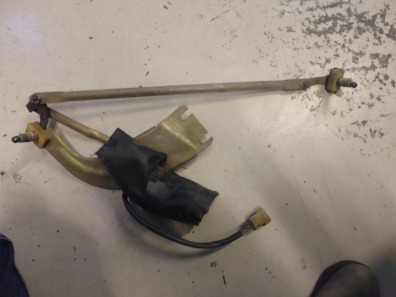 Motorino tergicristallo anteriore completo di tandem Lada Niva del 1997.
