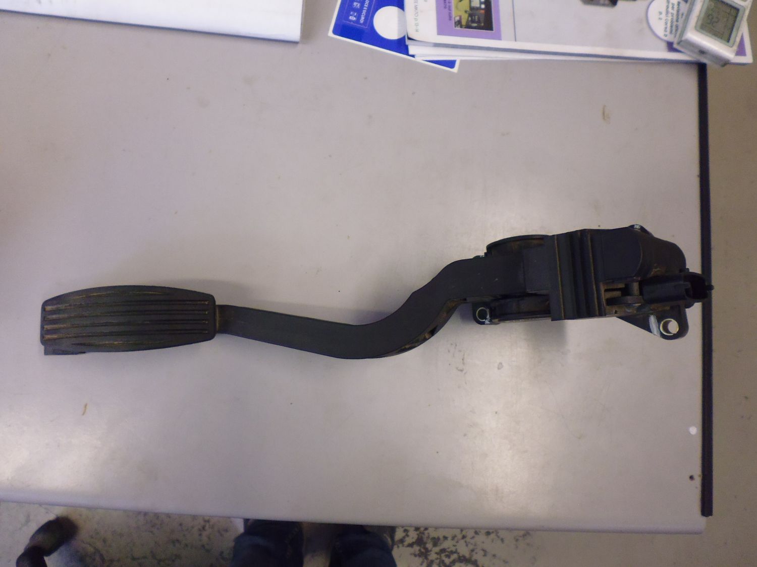 Pedale acceleratore Bosch 0281002380 Alfa Romeo 147 1.9 JTD del 2002 usato.