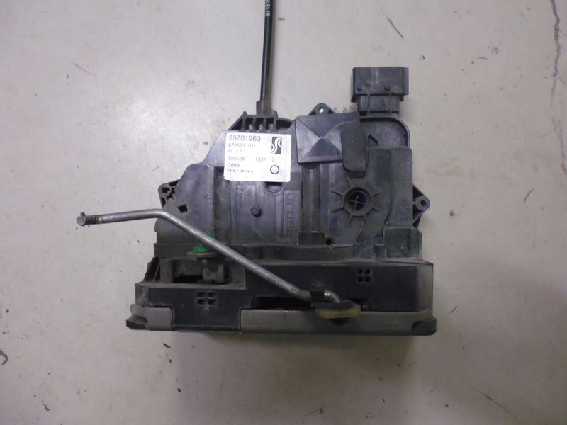 Serratura porta anteriore sinistra Fiat Grande Punto 55701963.