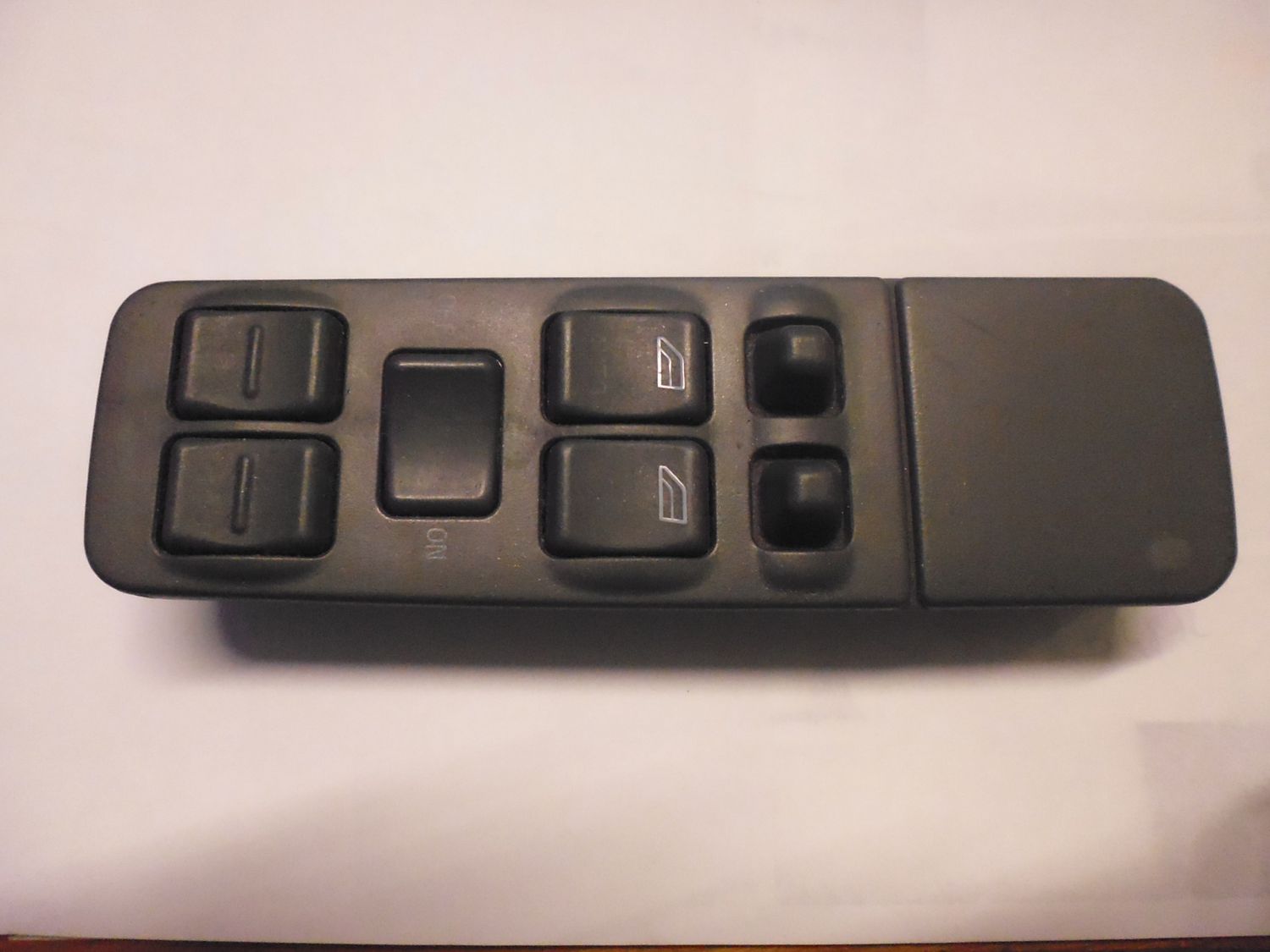 Pulsantiera alzavetro alzacristallo sinistro Volvo V40 S40 codice 30860528 03458232.