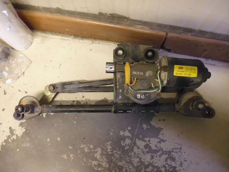 Motorino tergicristallo anteriore 98100-1C100 Hyundai Getz del 2006.
