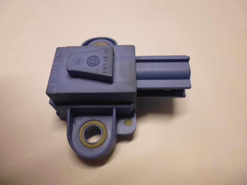 Sensore di impatto crash sensor Audi Volkswagen 1K0955557A.