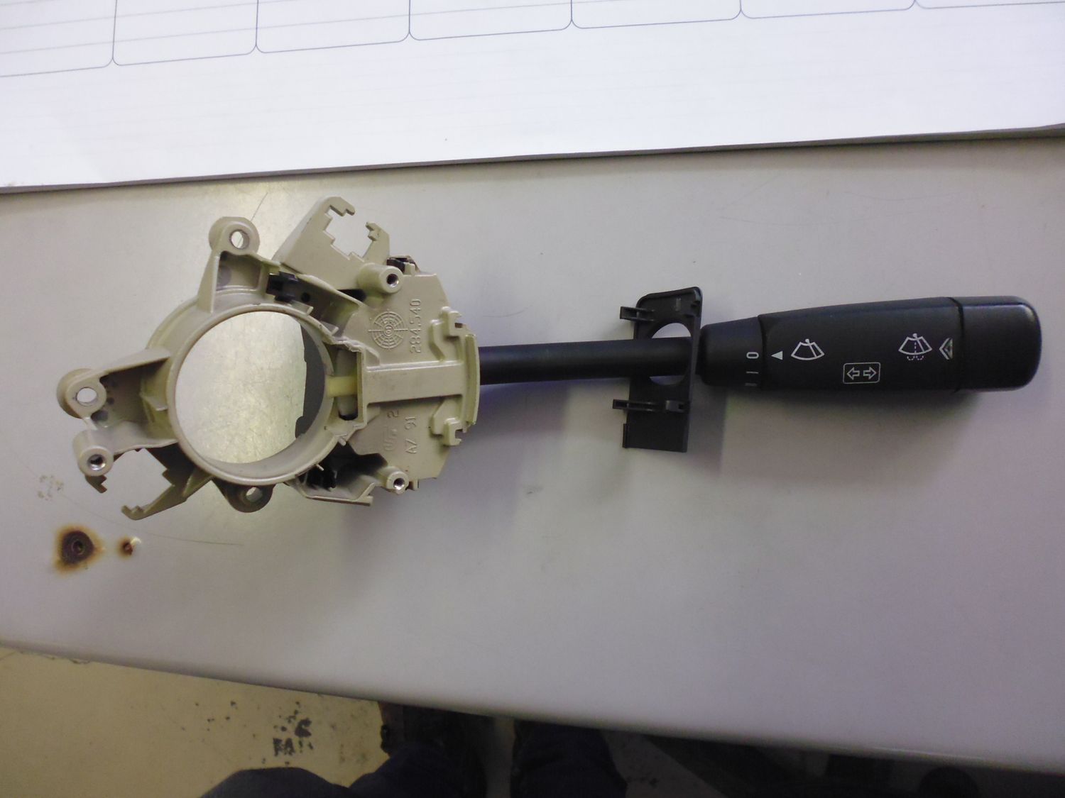 Devio leva comando tergicristallo 20354500107C45 Mercedes C200 Komporessor serie W203. Devio leva comando tergicristallo 20354500107C45 Mercedes C200 Komporessor serie W203.