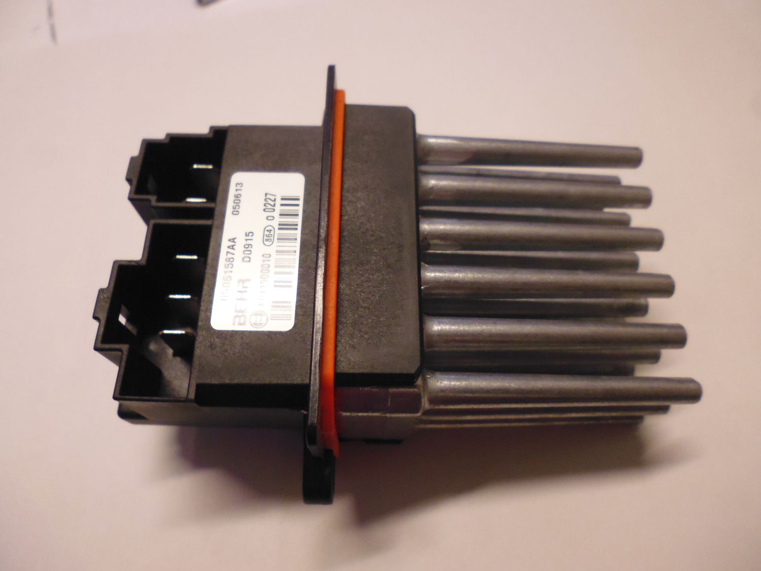 Resistenza ventilatore riscaldamento BEHR 05061587AA per Jeep, Chrysler e Dodge.