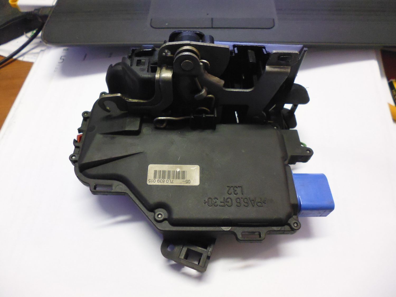 Serratura posteriore sinistra per Volkswagen Golf 5.