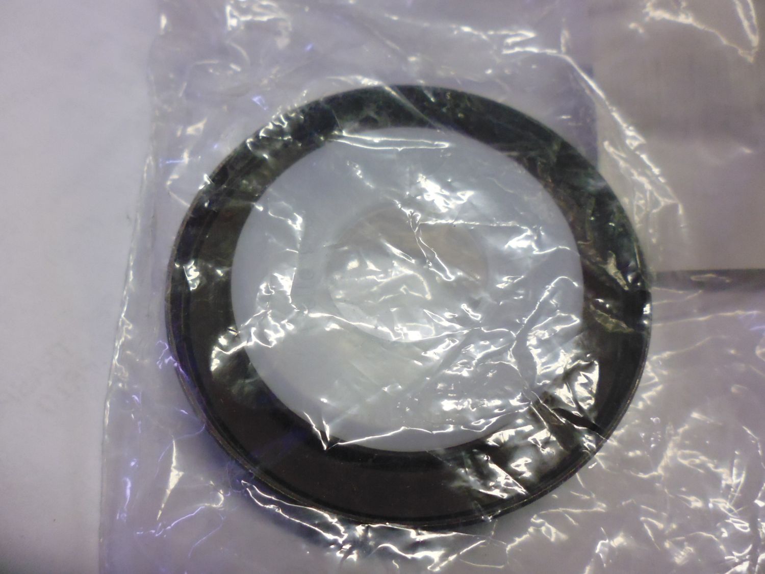 Paraolio albero a gomiti BMW 11142249532. Paraolio albero a gomiti BMW 11142249532.