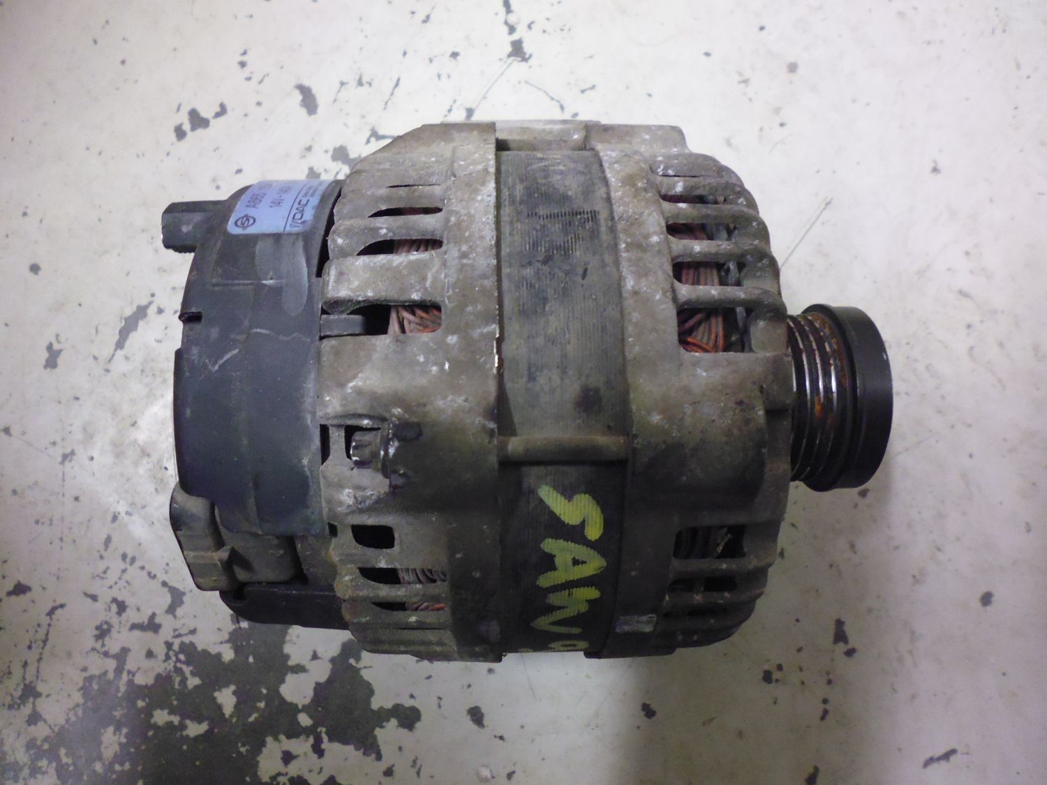 Alternatore Ssangyong Rexton 2.7 CDI del 2005.