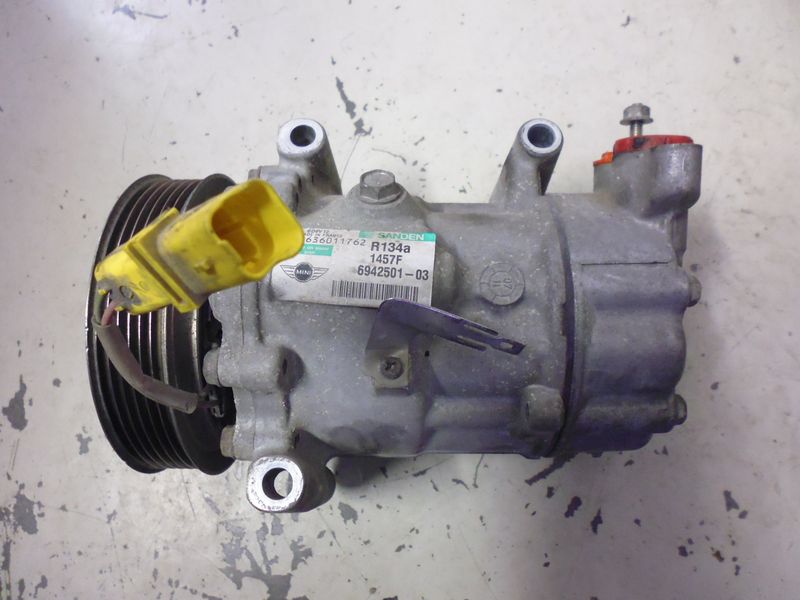Compressore aria condizionata Mini Cooper 1.6 del 2008 6942501-03.