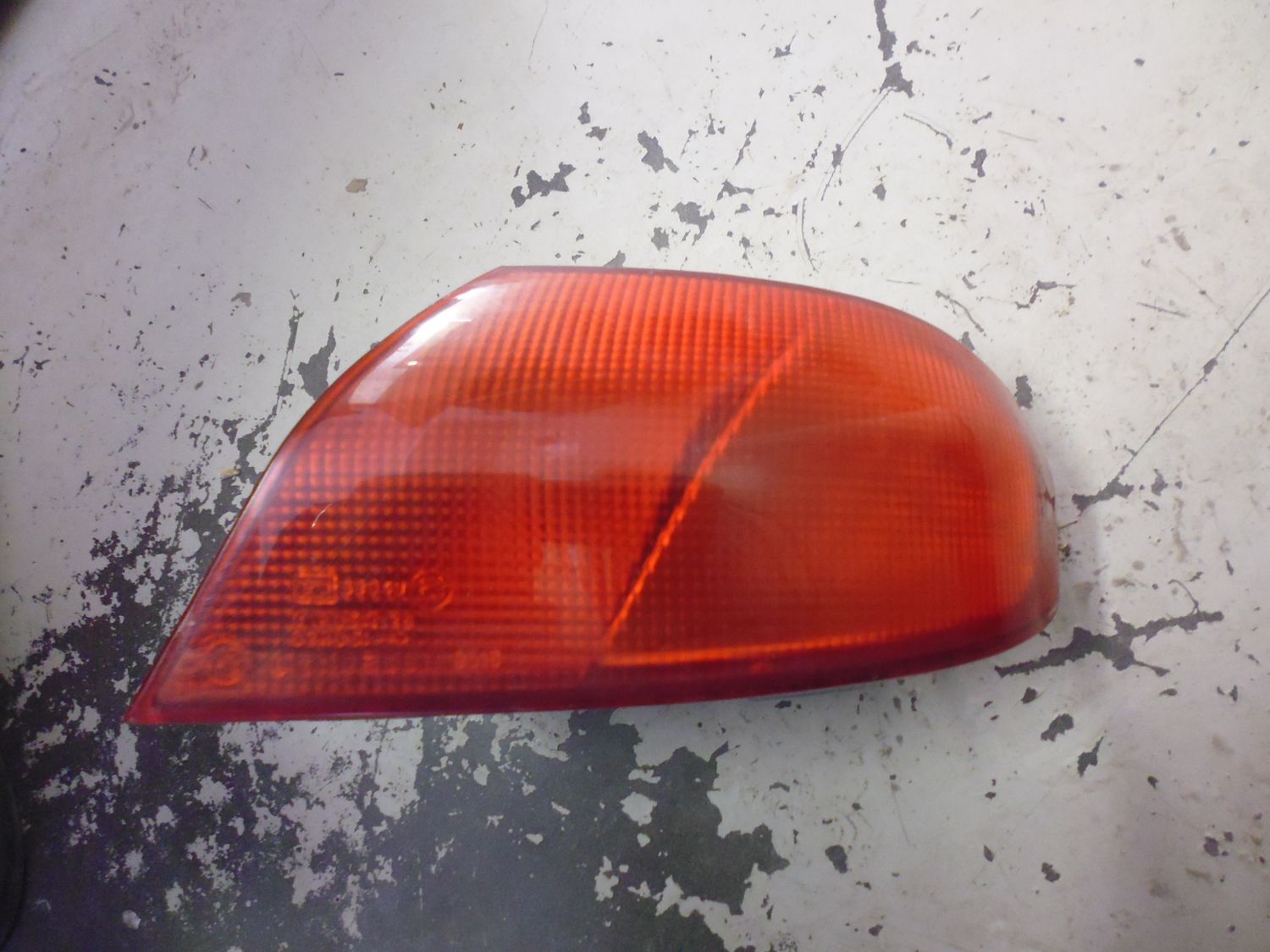 Faro, fanale posteriore esterno destro Alfa Romeo 166 del 2002.
