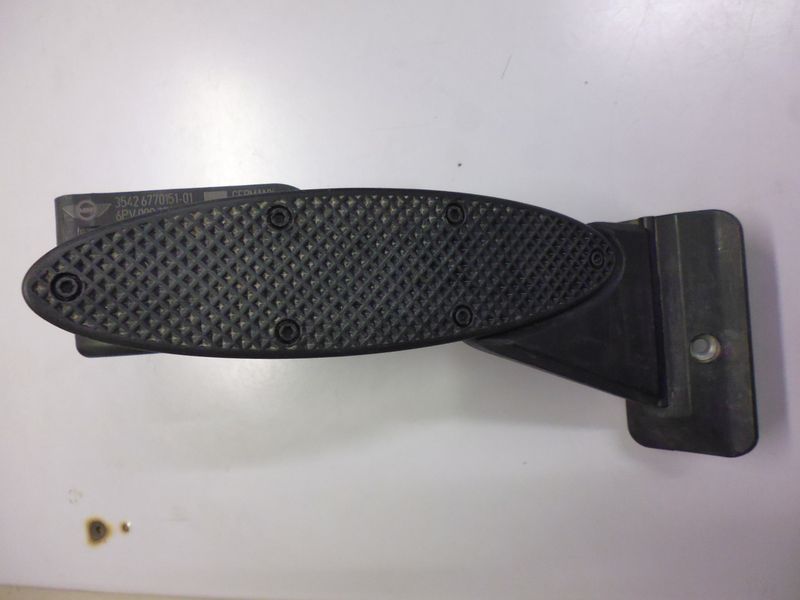 Pedale acceleratore Mini Cooper 1.6 benzina del 2008.