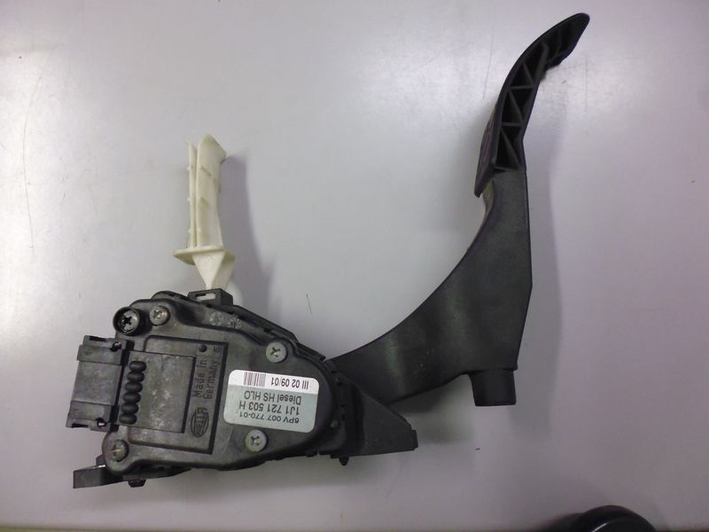 Pedale acceleratore, potenziometro Audi Volkswagen 1J1721503H usato.