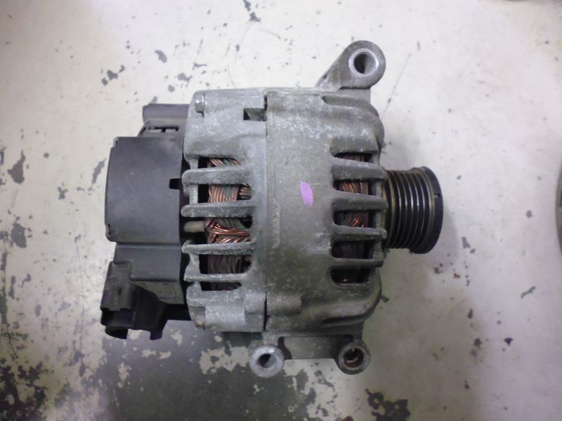 Alternatore Valeo V7576513 per Mini Cooper 1.6 benzina.