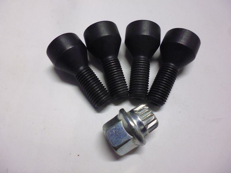 Kit 4 bulloni antifurto per ruote vetture originali BMW 36136786419. Nuovi.