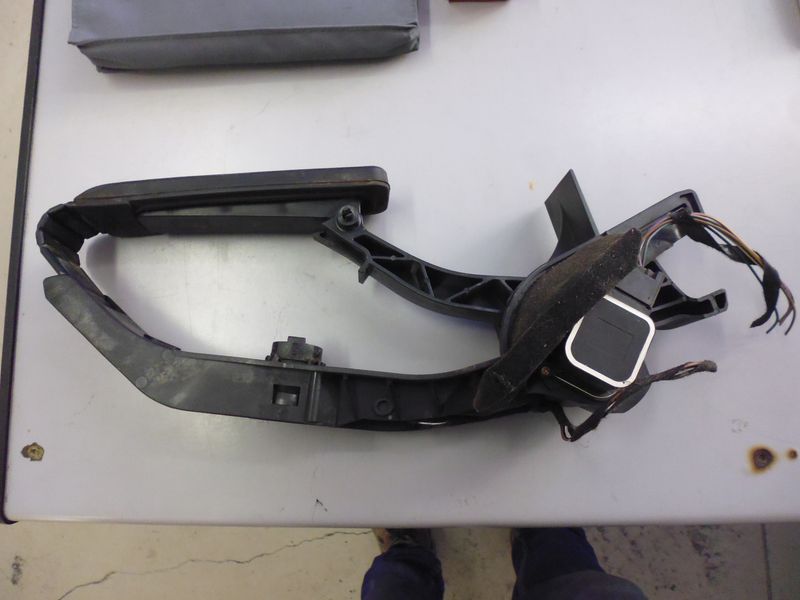 Pedale acceleratore Mercedes A2033000104 C200 kompressor.