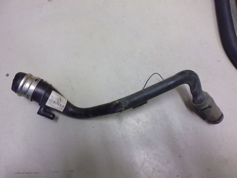 Tubo riempimento serbatoio Mini Cooper con tappo.